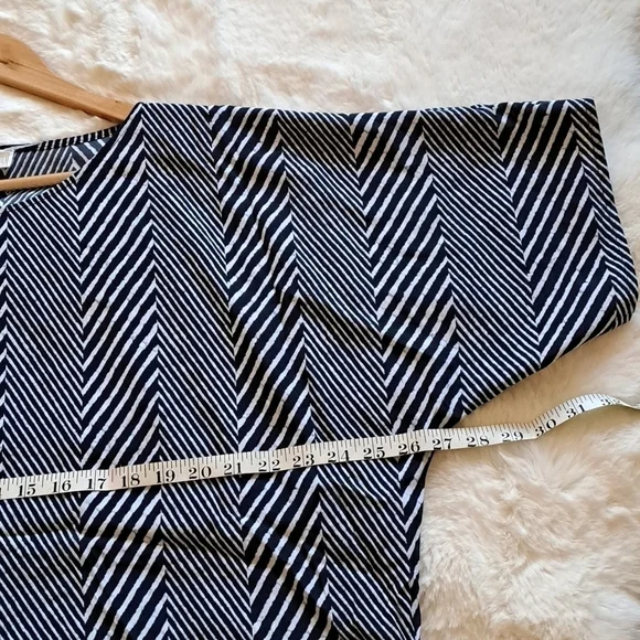 Michael Kors Navy & White Chevron Batwing Top – Size L - Picture 3 of 9